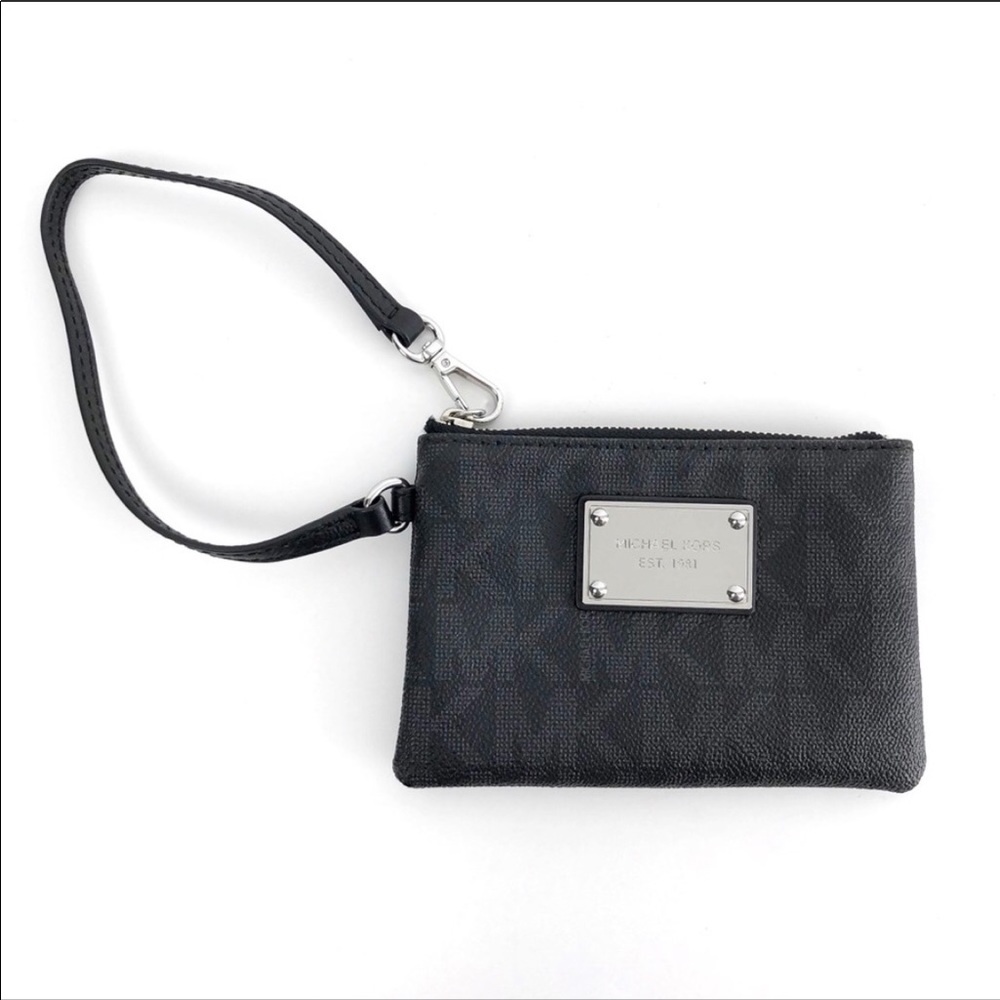 Wristlet